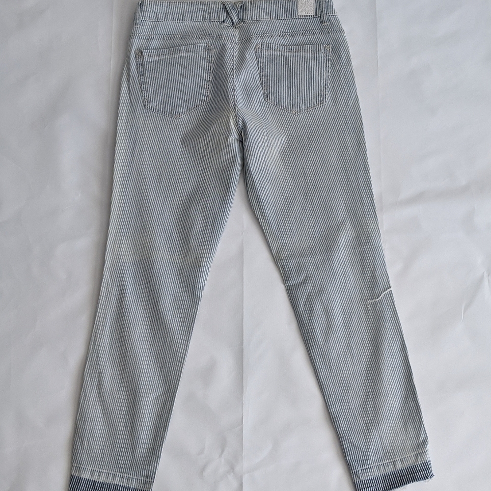 🌿STRIPED Distressed JEANS🌿 - Picture 3 of 5